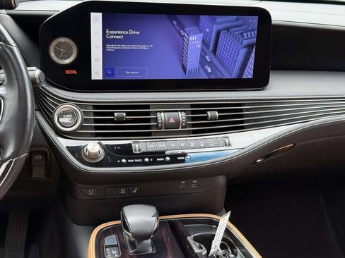 Used 2023 Lexus LS 500 AWD w/ Luxury Package image 18
