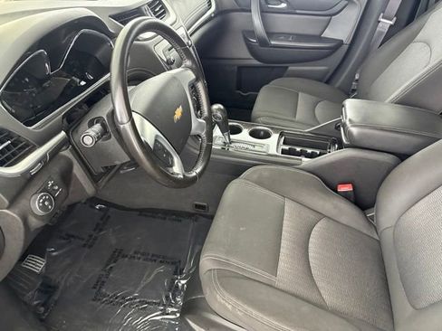 Used 2015 Chevrolet Traverse LT w/ Style and Technology Package FWD image 22
