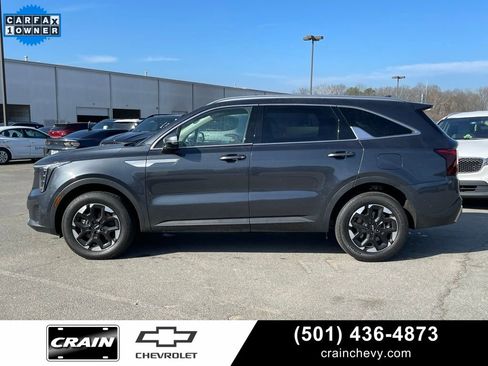 Used 2024 Kia Sorento S image 4