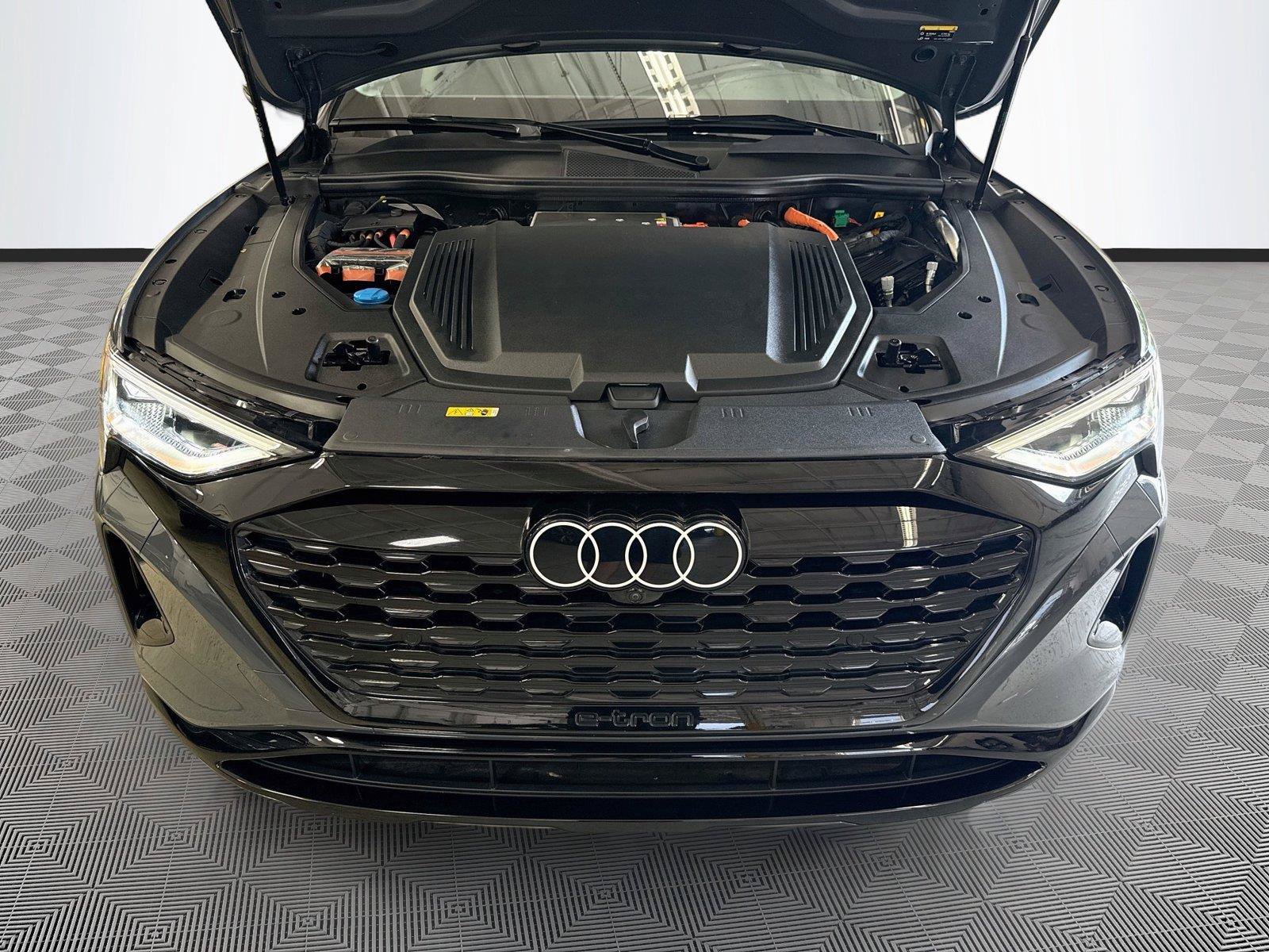 Certified 2024 Audi Q8 e-tron Premium Plus w/ Premium Plus Package AWD/4WD image 30