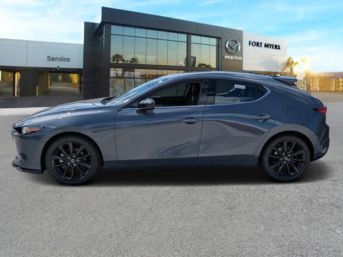 New 2025 MAZDA MAZDA3 Hatchback w/Premium Plus Pkg image 9