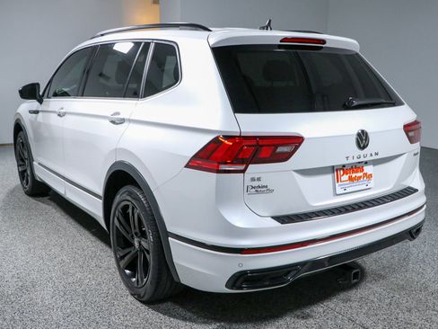 Used 2023 Volkswagen Tiguan SE R-Line AWD/4WD image 9