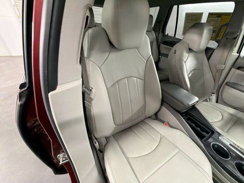 Used 2017 Buick Enclave Leather FWD image 25
