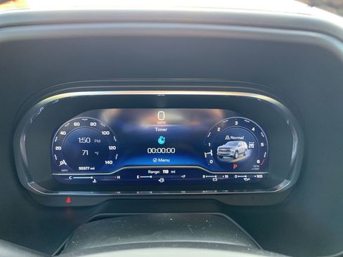 Used 2024 Chevrolet Suburban Premier image 10