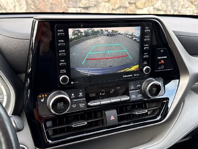 Used 2021 Toyota Highlander XLE AWD/4WD image 28