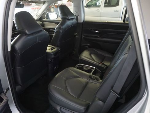 Used 2024 Toyota Grand Highlander Limited image 25