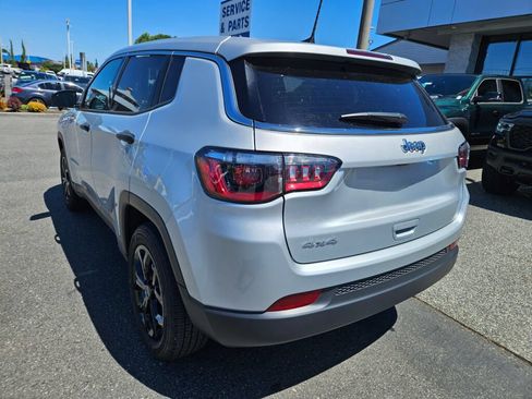 Used 2025 Jeep Compass Sport AWD/4WD image 3