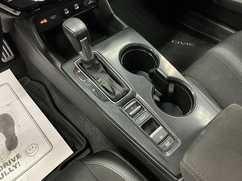 Used 2025 Honda Civic Sport image 17