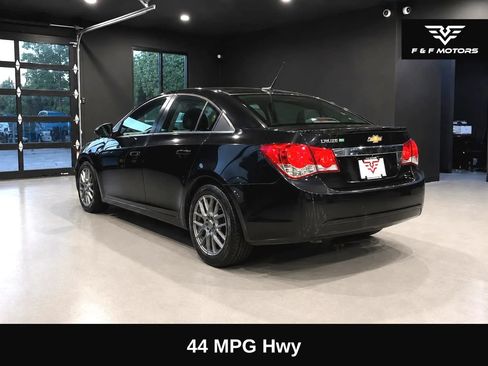 Used 2014 Chevrolet Cruze Diesel w/ Enhanced Safety Package FWD image 5