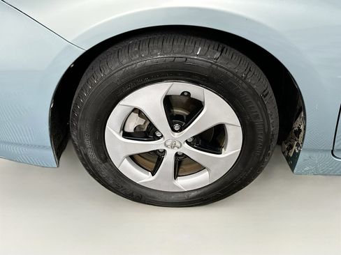 Used 2014 Toyota Prius Two image 11