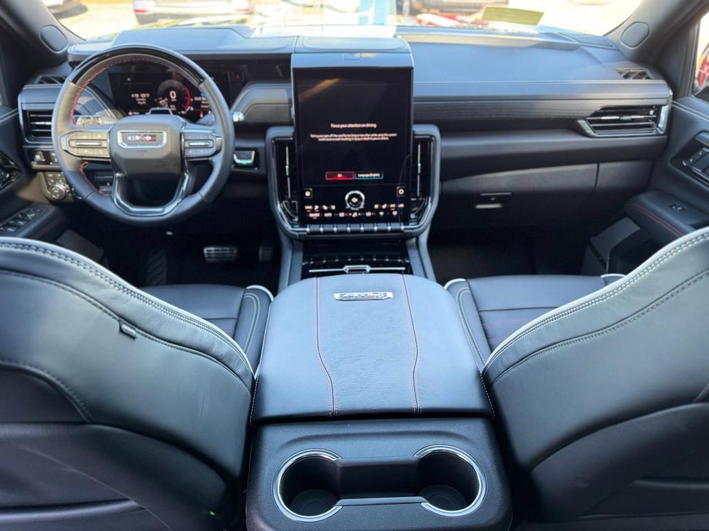 Used 2026 GMC Yukon AT4 Ultimate AWD/4WD image 12
