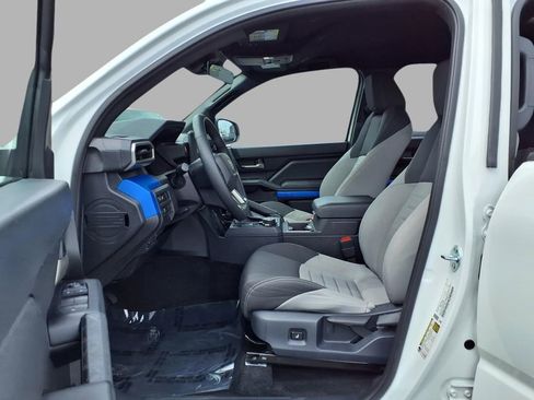 Used 2025 Toyota Tacoma TRD Off-Road image 22