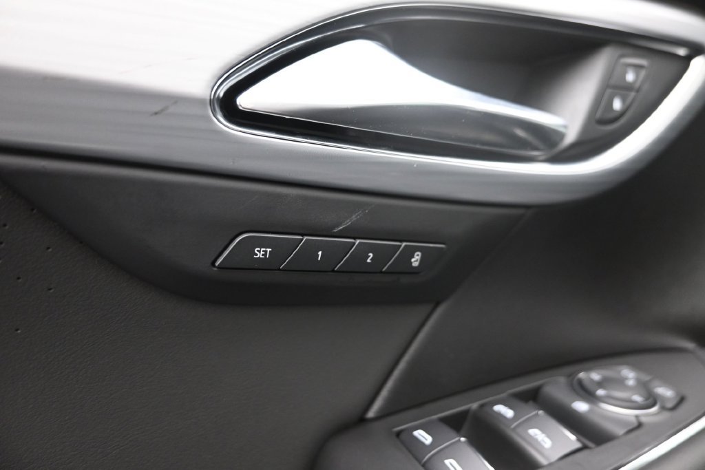 Used 2024 Buick Envision Avenir AWD/4WD image 19