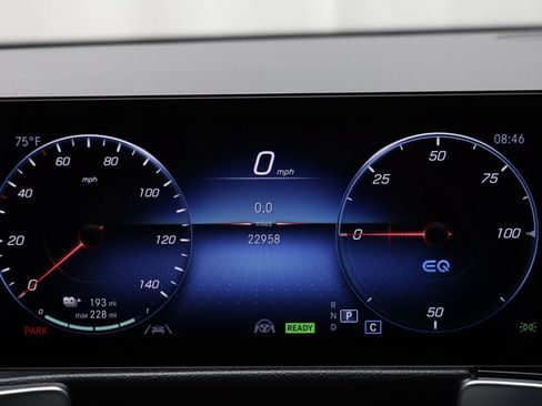 Used 2023 Mercedes-Benz EQB 300 4MATIC w/ Pinnacle Package image 9