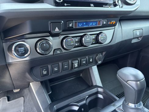 Used 2022 Toyota Tacoma TRD Sport w/ TRD Premium Sport Package AWD/4WD image 21