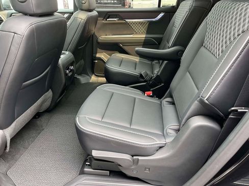 New 2026 GMC Acadia Denali w/ Super Cruise Package image 16