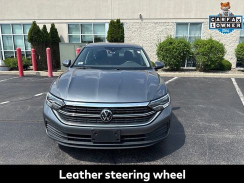 Used 2024 Volkswagen Jetta SE FWD image 8