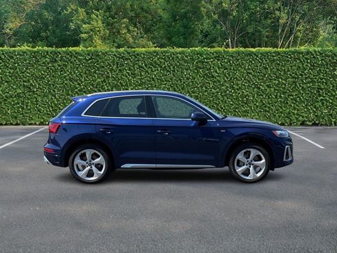 Used 2023 Audi Q5 2.0T Premium Plus w/ Premium Plus Package AWD/4WD image 2
