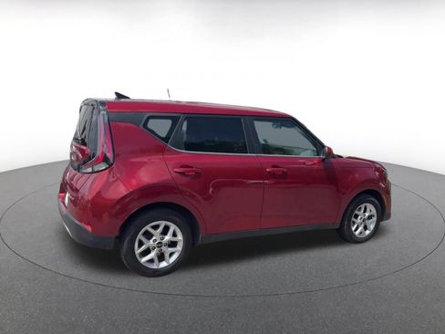 Used 2025 Kia Soul LX w/ LX Technology Package FWD image 12