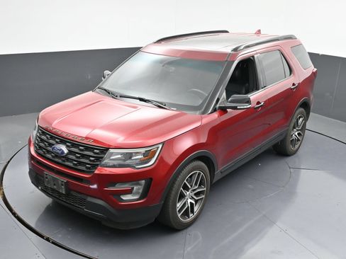Used 2016 Ford Explorer Sport w/ Equipment Group 401A AWD/4WD image 36