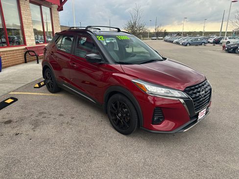Used 2022 Nissan Kicks SR w/ Premium Package image 3