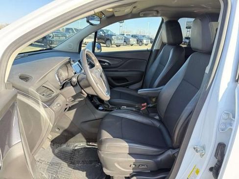 Used 2022 Buick Encore Preferred w/ Safety Package image 9