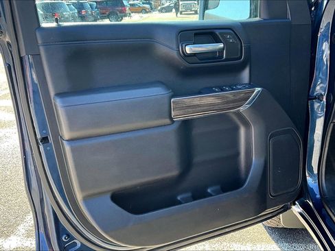 Used 2021 Chevrolet Silverado 1500 RST image 19