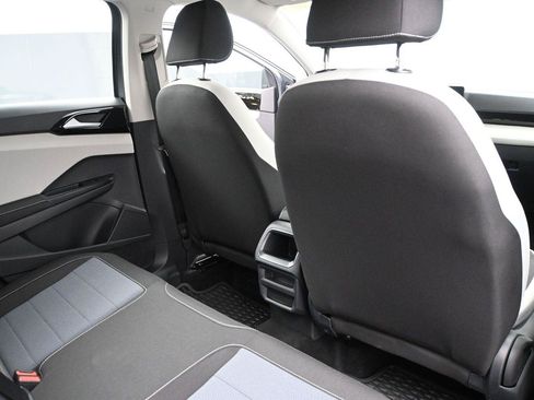Certified 2025 Volkswagen Taos S AWD/4WD image 20