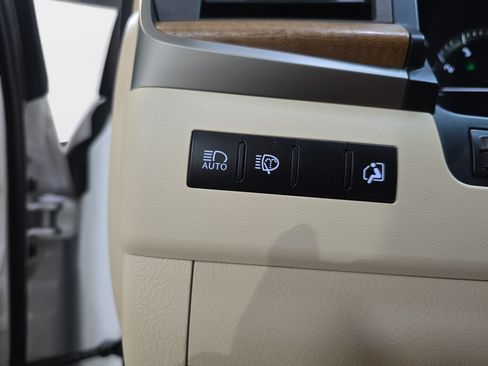 Used 2021 Lexus LX 570 4WD w/ Luxury Package image 23