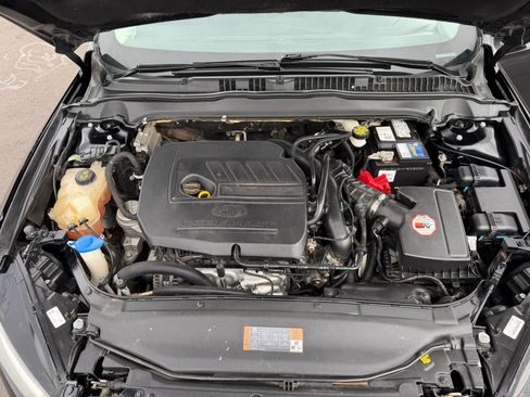 Used 2016 Ford Fusion SE image 24