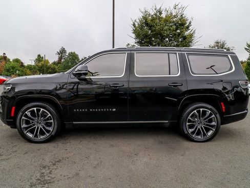 Used 2022 Jeep Grand Wagoneer Series III w/ Rear Seat Video Group 1 image 17