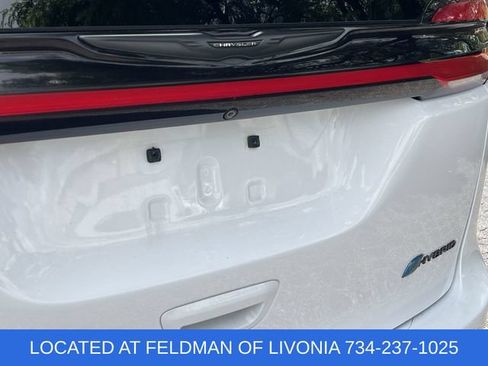 Used 2024 Chrysler Pacifica Limited FWD image 31