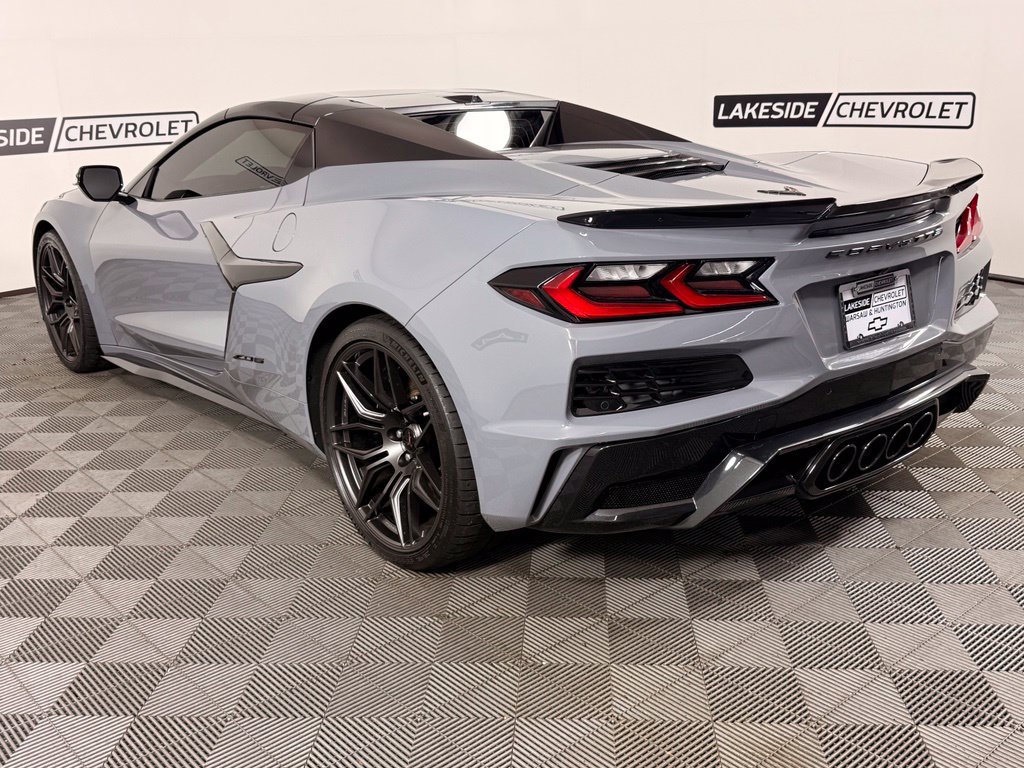 Used 2024 Chevrolet Corvette Z06 RWD image 4