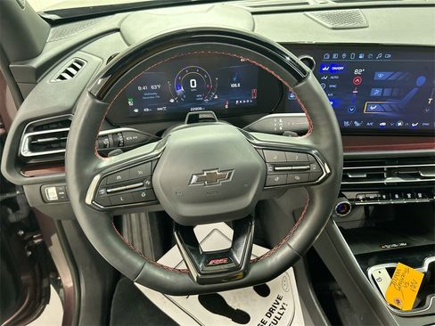 Used 2024 Chevrolet Traverse RS image 4