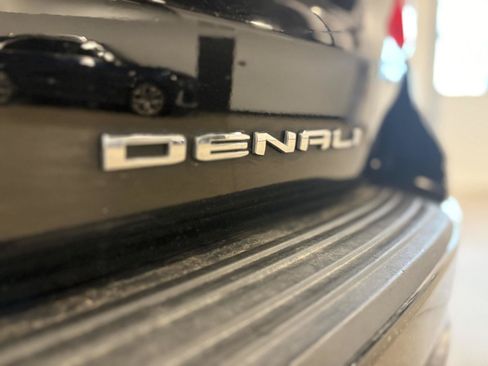 Used 2023 GMC Yukon Denali Ultimate AWD/4WD image 13