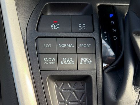 Certified 2025 Toyota RAV4 XLE image 26