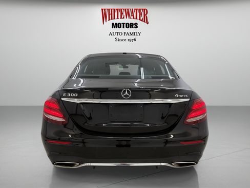 Used 2017 Mercedes-Benz E 300 4MATIC image 3