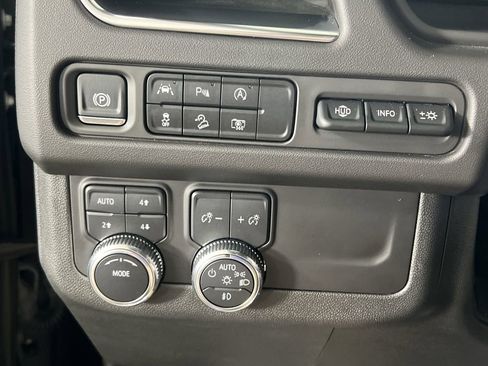 Certified 2024 GMC Yukon AT4 w/ AT4 Premium Package AWD/4WD image 19