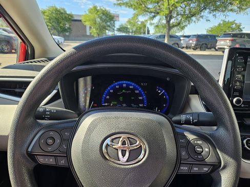 Used 2021 Toyota Corolla LE FWD image 11
