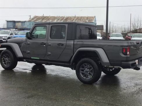 New 2025 Jeep Gladiator Sport image 6
