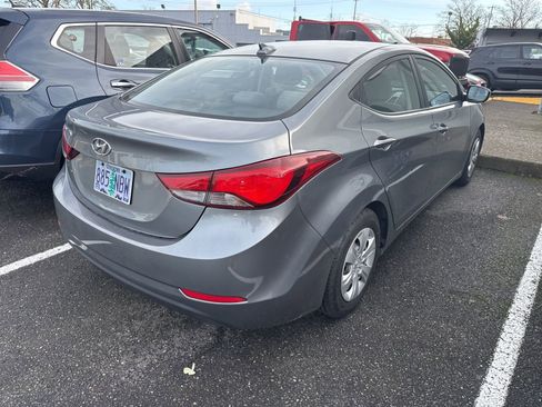 Used 2016 Hyundai Elantra SE image 3