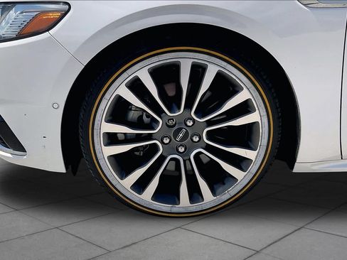 Used 2018 Lincoln Continental Reserve FWD image 10