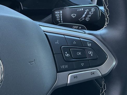 Used 2025 Volkswagen Atlas SE image 25