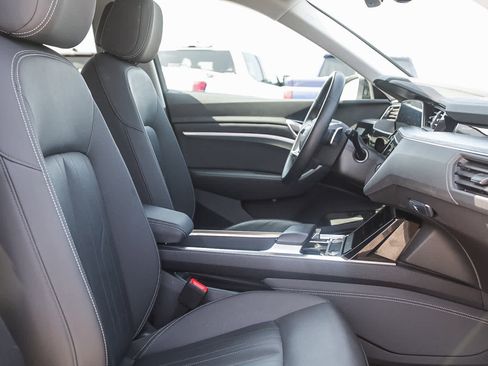 Used 2022 Audi e-tron Premium image 17