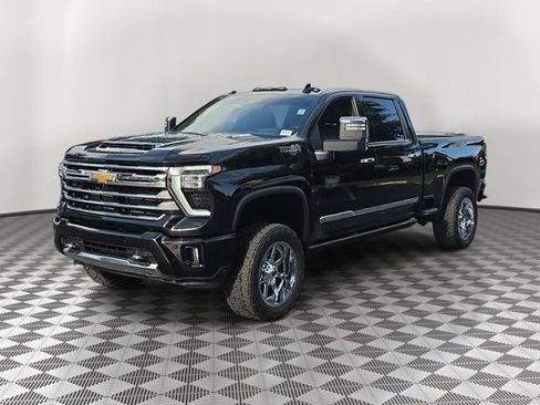 Used 2024 Chevrolet Silverado 2500 High Country w/ High Country Premium Package AWD/4WD image 3