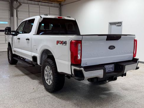 Used 2024 Ford F250 XLT w/ FX4 Off-Road Package AWD/4WD image 2