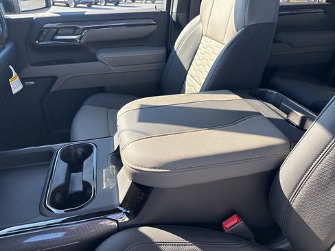 New 2025 Chevrolet Silverado 2500 ZR2 w/ Technology Package image 28