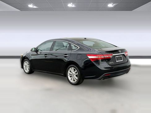 Used 2015 Toyota Avalon XLE image 3