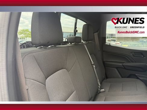 Used 2024 Chevrolet Colorado Trail Boss w/ Technology Package AWD/4WD image 32