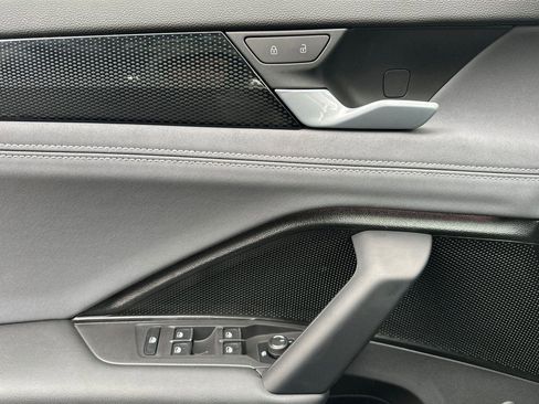 New 2026 Volkswagen Tiguan SE image 10